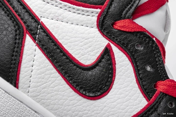 Retro Jordan  1 Bloodline High 555088-062 0501